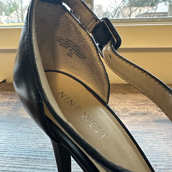 Nine West Platform Strap On Heels - Picture 8 of 9